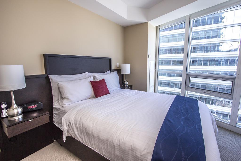 Mary-Am Suites - Maple Leaf Square Toronto Exterior photo